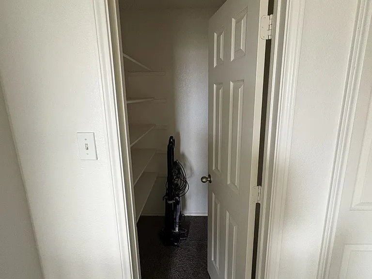 1415 Vanderbilt Ln — Photo 14