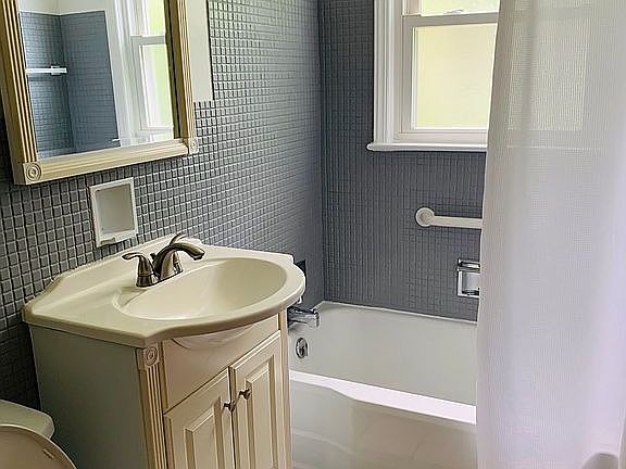 4th image of 4028 W 220th St