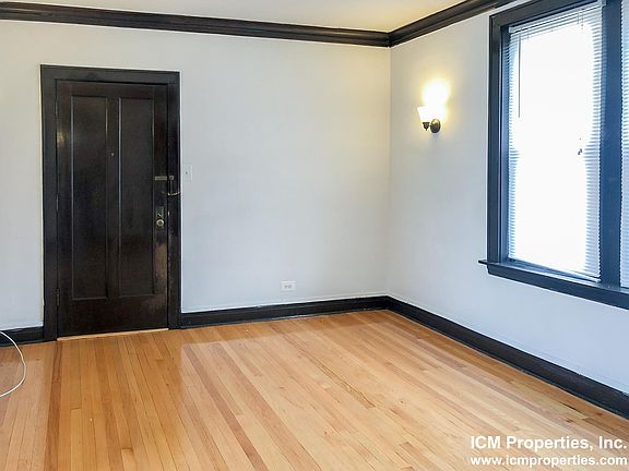 5th image of 3624 N Marshfield Ave #2F