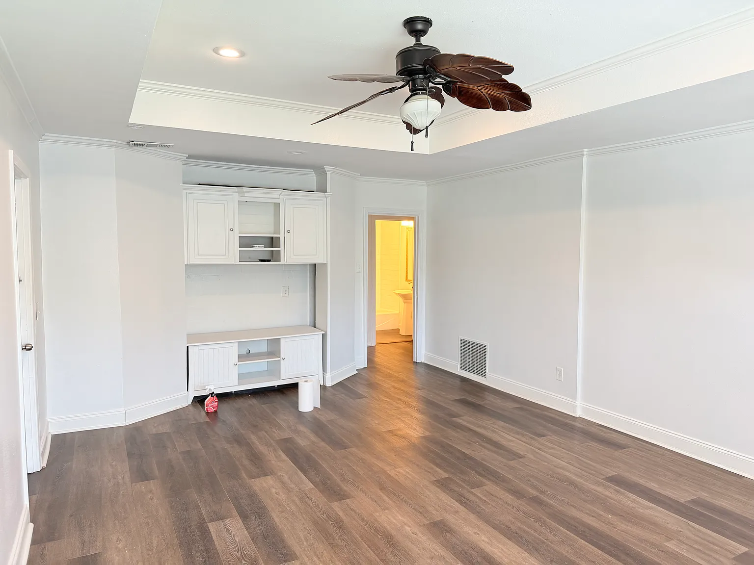 3 bed, 1882 sqft, $2,500 — Photo 2