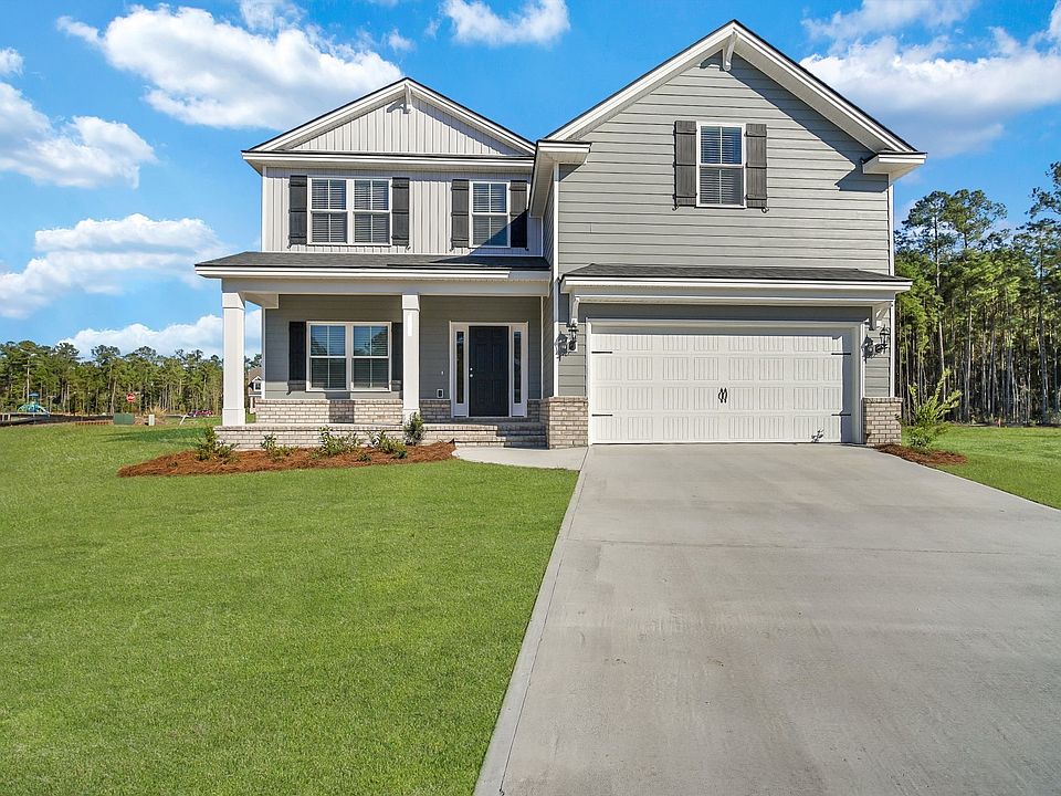 Nantucket Signature - Front Elevation D Ernest Homes