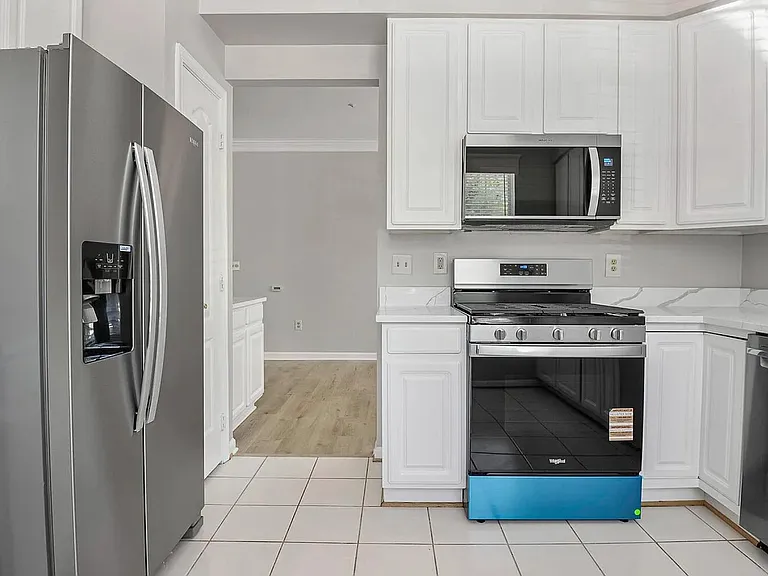 20901 Cedarpost Sq — Photo 9