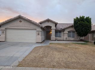 8918 W Paradise Ln, Peoria, AZ 85382