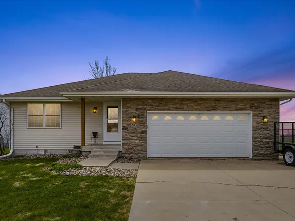 204 W Ashtyn Ln, Prairie City, IA 50228