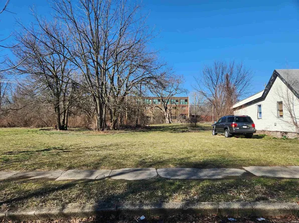 207 Chestnut St, South Bend, IN 46601