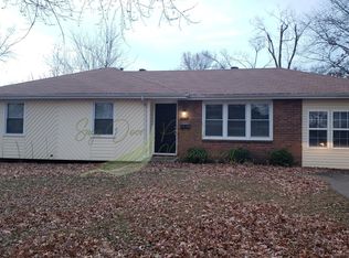 605 NE Darwin St, Lees Summit, MO 64063