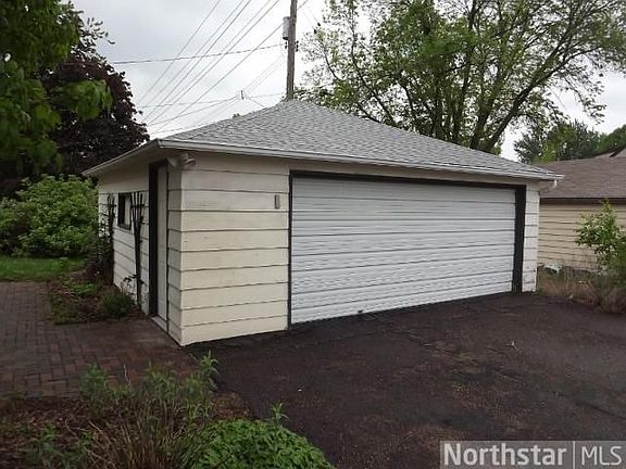 3rd image of 1444 Maywood St