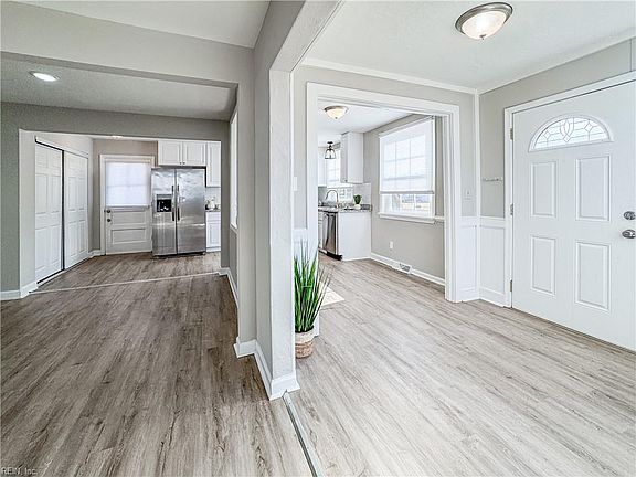 3rd image of 3410 Nelson St