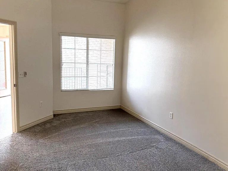 1261 W Dallin Dr #P302 — Photo 6