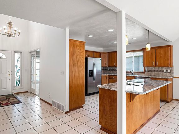 4th image of 1220 E Brierwood Dr