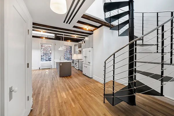 Rented by New York Residence | media 29