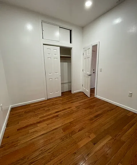 561 E 26th St #3F — Photo 3