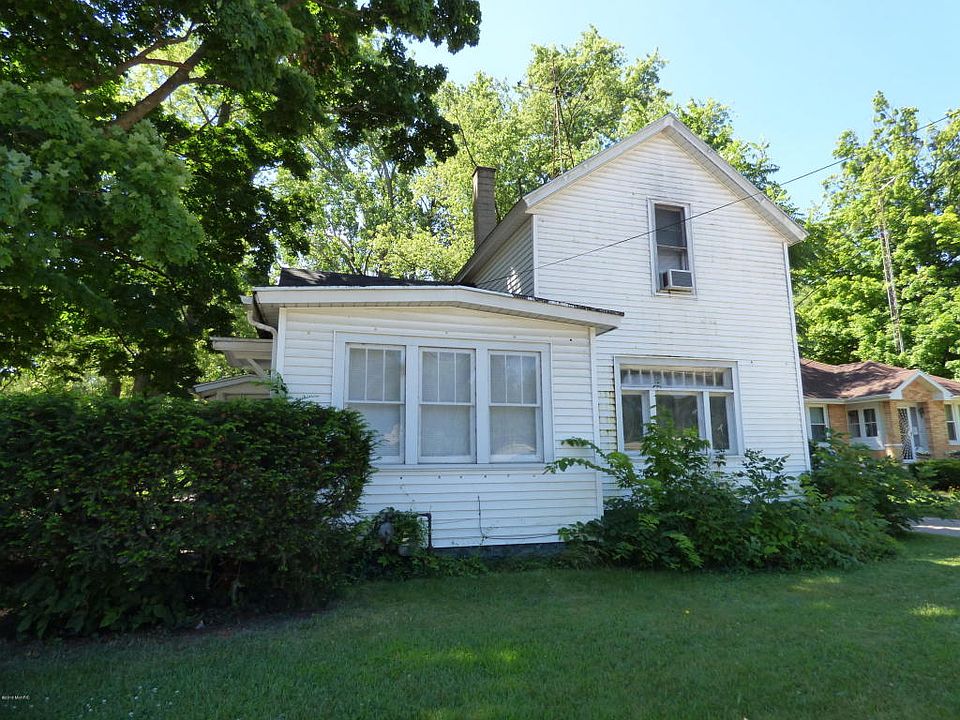 1st image of 260 W Napier Ave