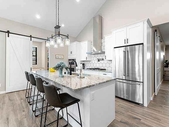 2nd image of 1645 16th Ave SE