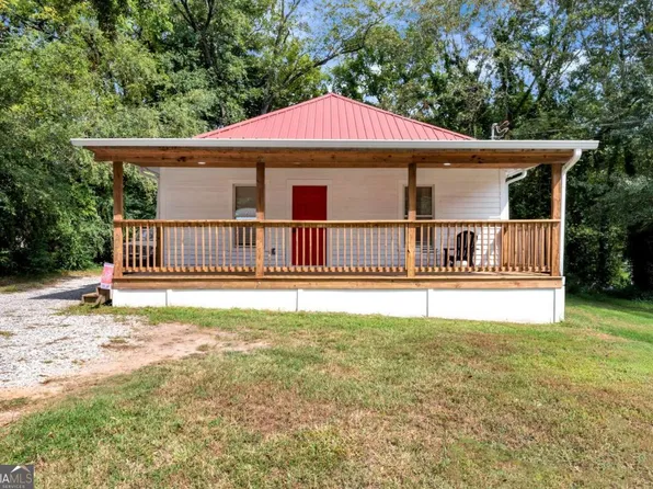 249 S Hill St, Toccoa, GA 30577