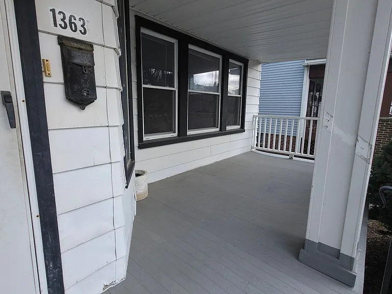 1363 Cranford Ave — Photo 12