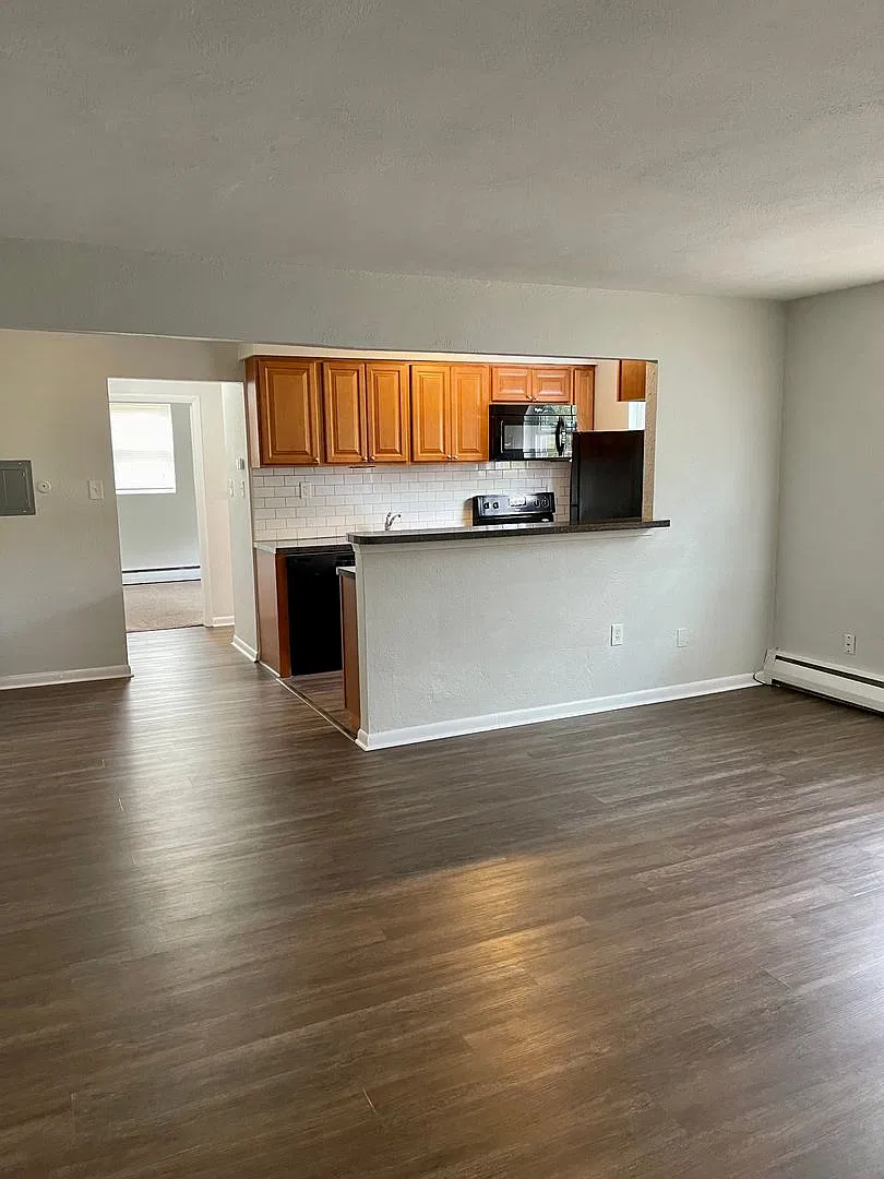 Rutledge Court — Photo 4
