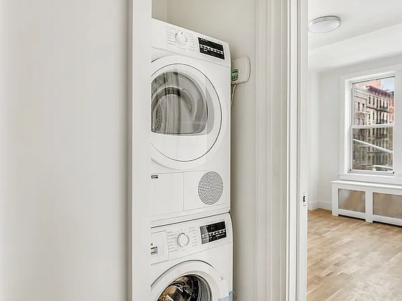 3rd image of 301 E 21st St APT 3B