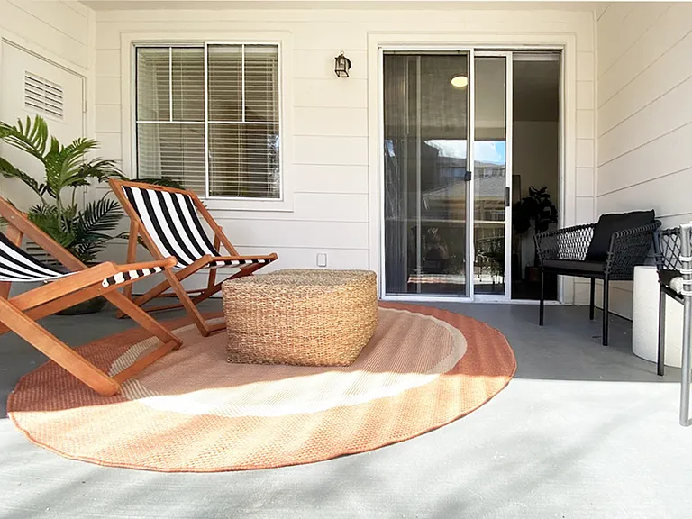 Outdoor Patio | Fountains at Emerald Park Apartments | Apartments in Dublin, CA