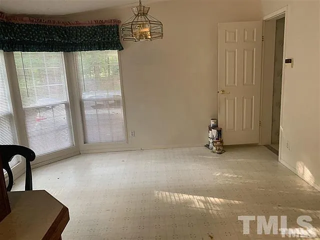 139 Green Dr — Photo 8