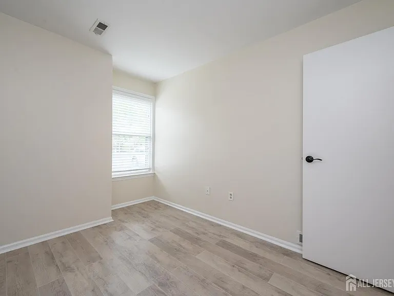 17 Chelmsford Ct — Photo 16