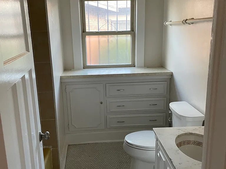 3804 Cambridge Ave — Photo 4
