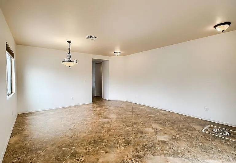 3902 E Pinto Valley Rd — Photo 2