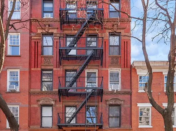 44 Perry St, New York, NY 10014