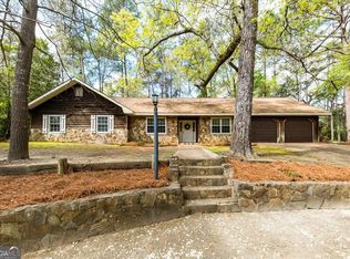 211 Lake Front Dr, Warner Robins, GA 31088