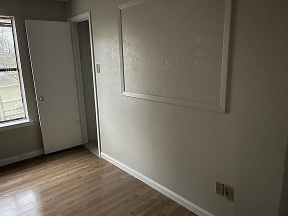 2nd image of 821 Quinette Dr