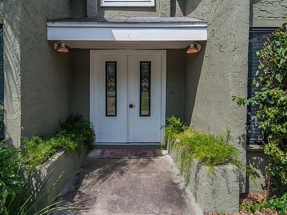 3rd image of 131 Wildwood Dr