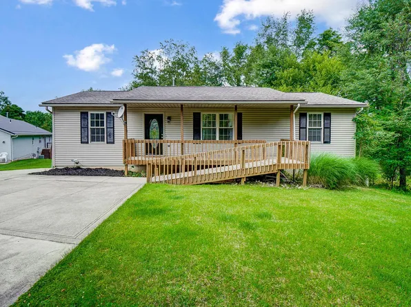 621 McIntosh Dr, Howard, OH 43028