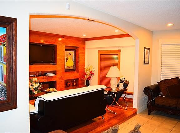 3rd image of 317 Davidson Cir