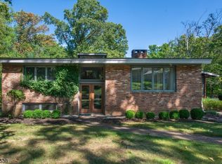 6 Moraine Rd, Morris Plains, NJ 07950