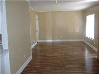 2nd image of 4113 Windsor Dr