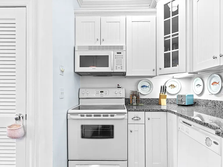 97 Narragansett Ave #C3 — Photo 6
