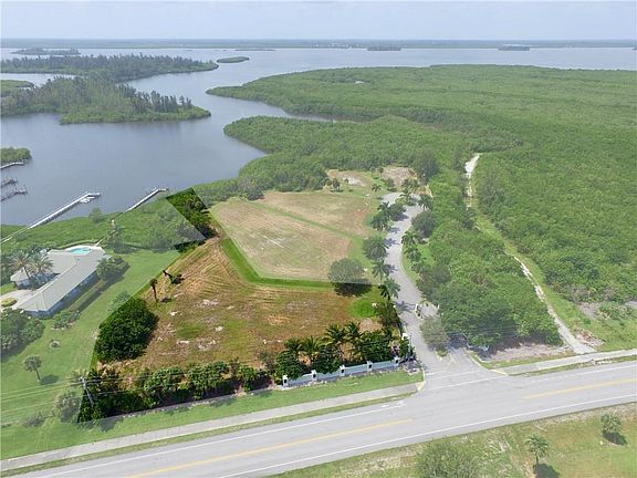 2nd image of 2375 Pelican Bay Ln