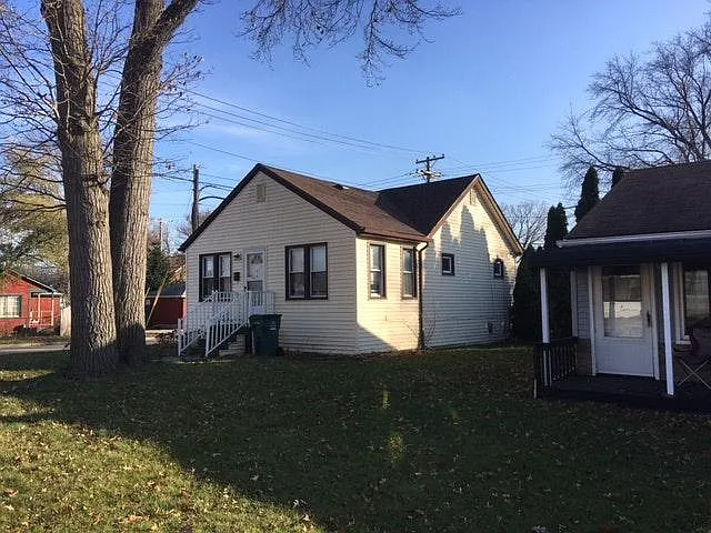 1040 E Pearl Ave