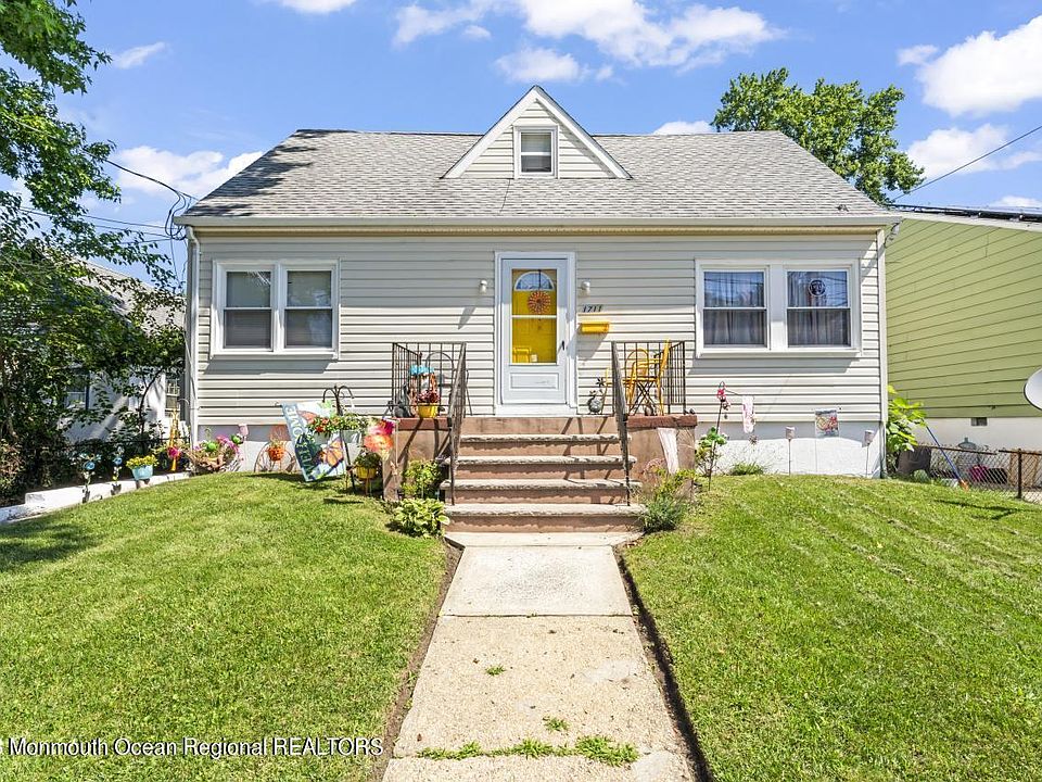1st image of 1711 Heck Ave