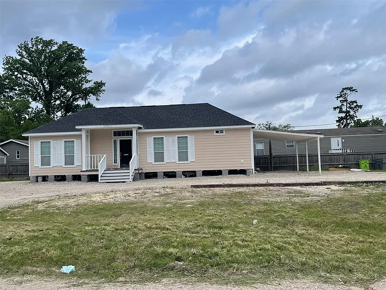 21878 Russell Dr — Photo 3