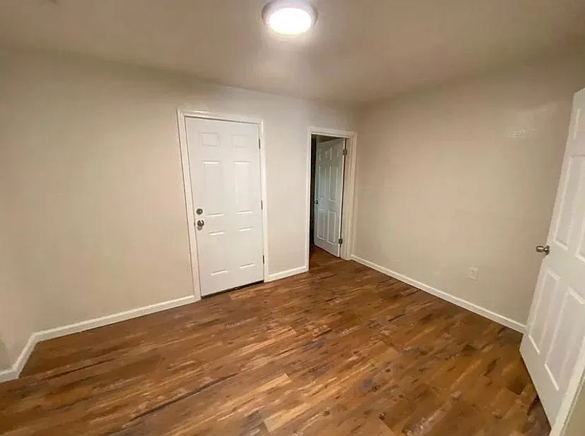 1500 Center Ave #1