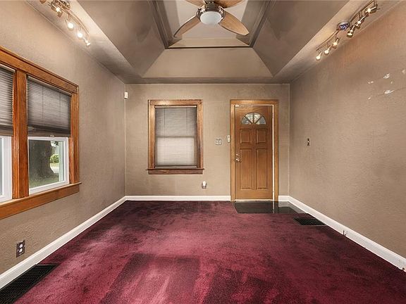 4th image of 637 S Huttig Ave