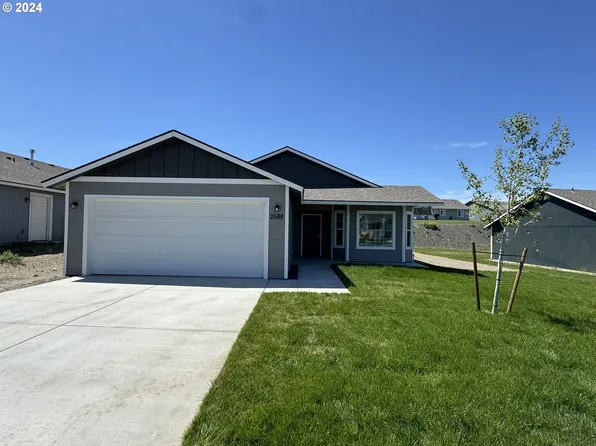 2588 Oriole St, Umatilla, OR 97882