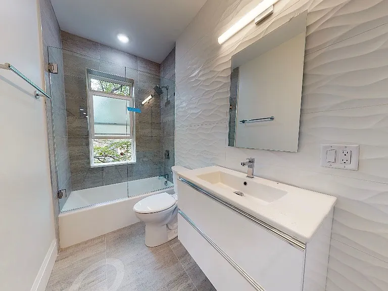 7 Strathmore Rd #2 — Photo 8
