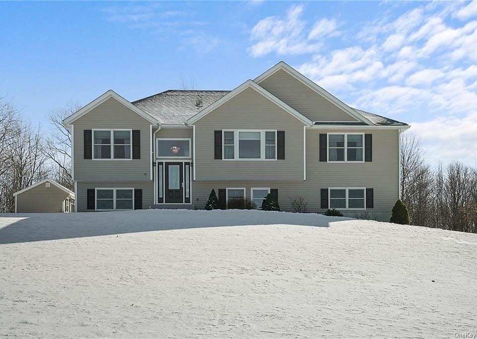 1st image of 47 Hickory Ln