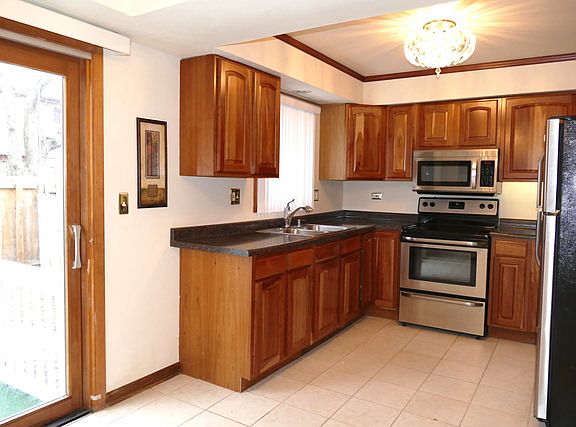 2nd image of 4045 Euclid Ln #4045