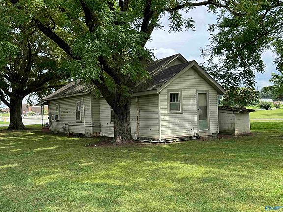 4th image of 2403 Shady Grove Ln SW