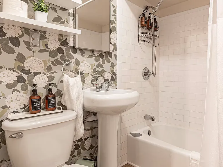 114 Whitefoord Ave SE #B — Photo 6