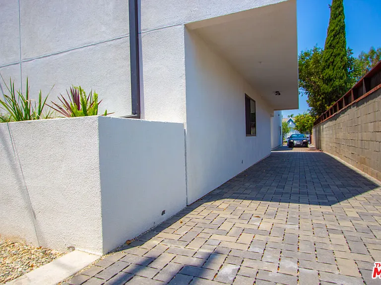 2206 Hauser Blvd #1/2 — Photo 6