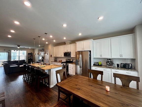 4th image of 1118 Freeport Dr